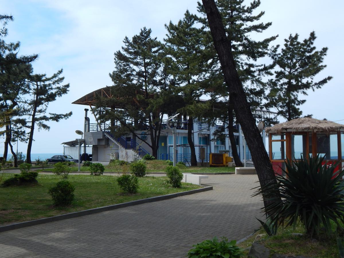Hôtel Luka & Eka à Kobuleti Extérieur photo
